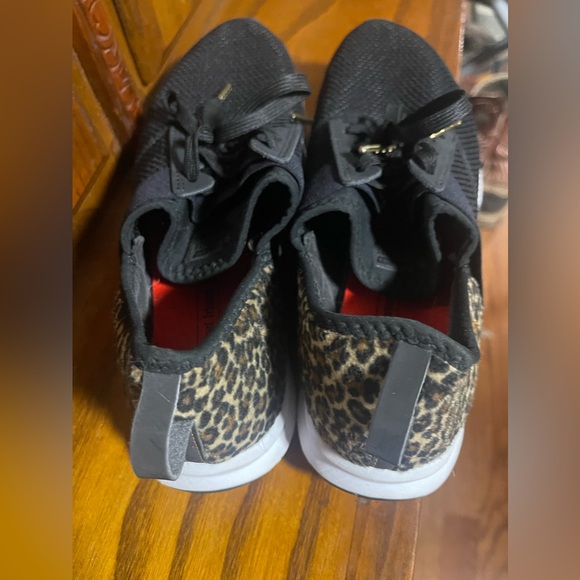 Lifestyle New Balance Sneakers Black with Chettah - Picture 4 of 7